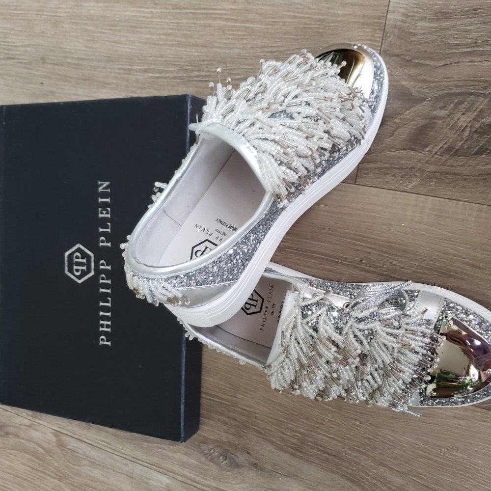 PHILIPP PLEIN ; SNEAKERS; SIZE 36 RUNS SMALL; SILVER